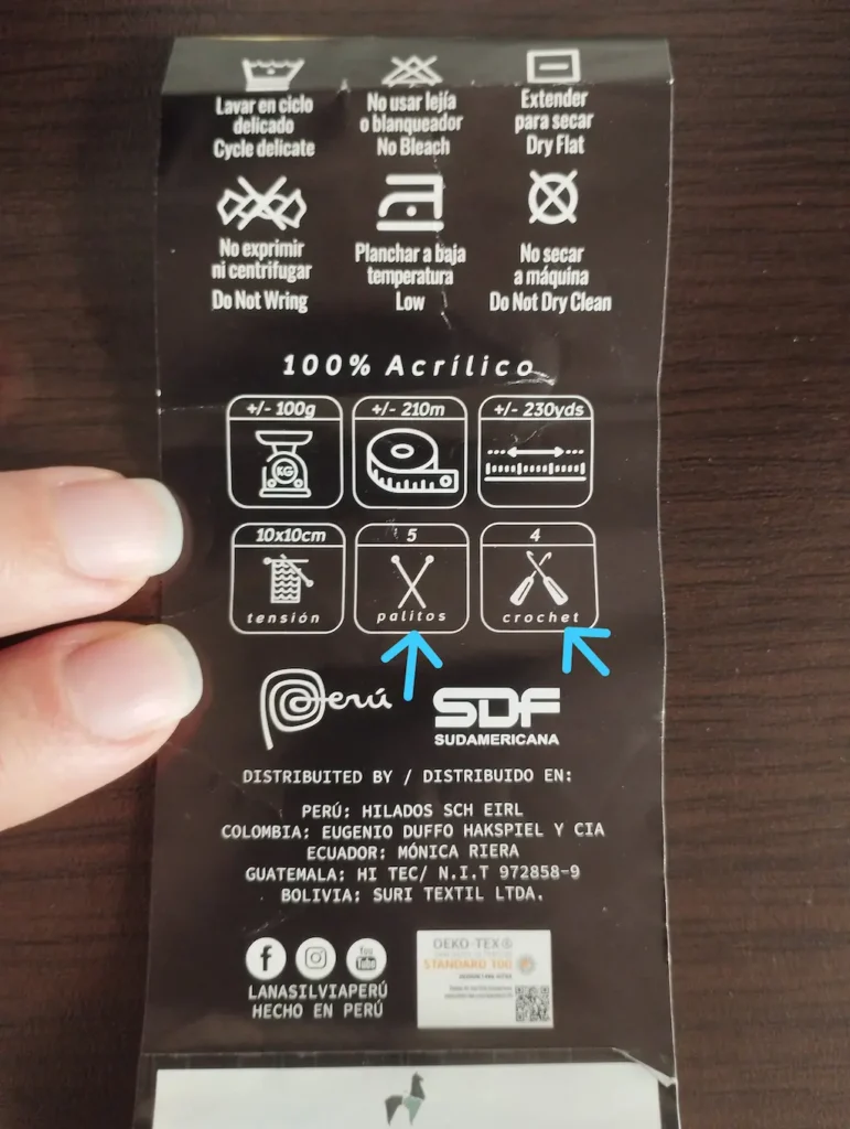 Etiqueta de un ovillo de hilo para tejer